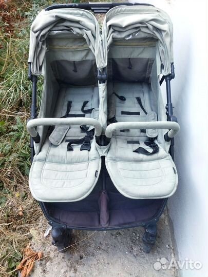 Коляска для двойни