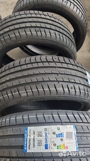 Triangle EffeXSport TH202 225/45 R19 96Y