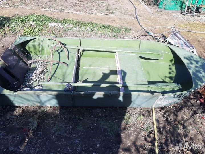 Лодка малютка-2 с вёслами и якорем