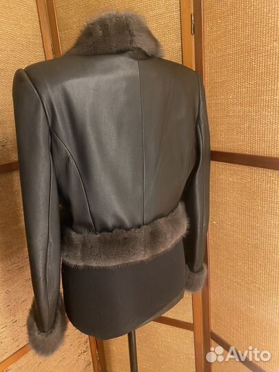 Куртка кожаная с мехом серой норки на весну