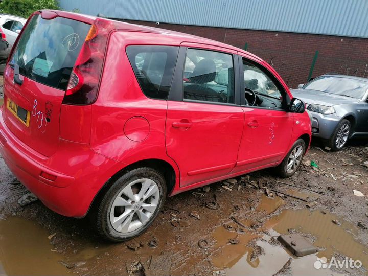 В разборе Nissan Note E11 АКПП