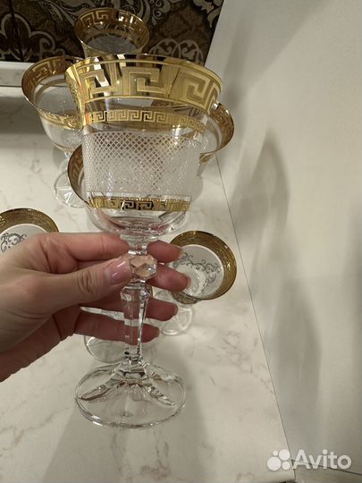 Набор хрустальных бокалов, кувшин хрустальный