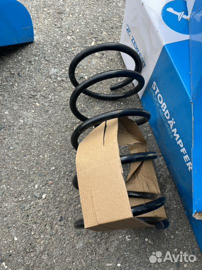 Передние стойки