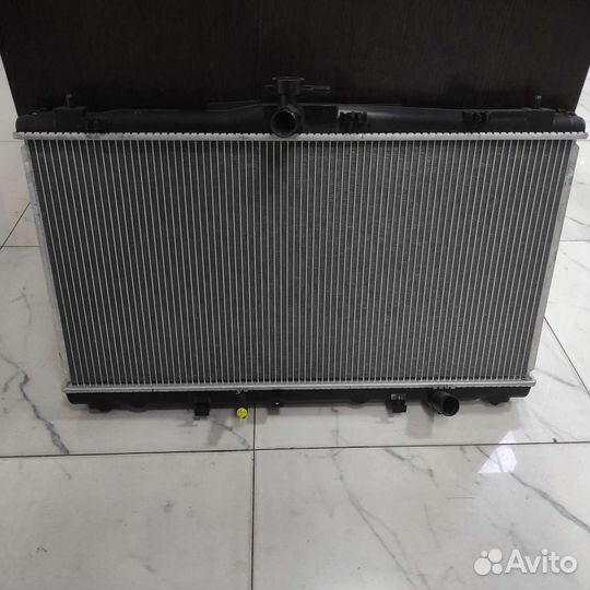 Радиатор охлаждения двигателя Camry V40