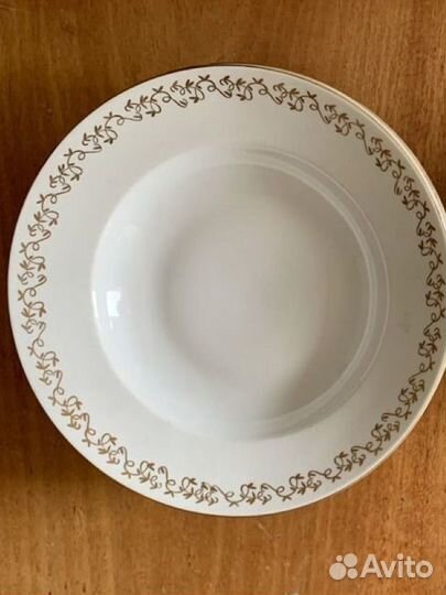 Фарфоровые тарелки