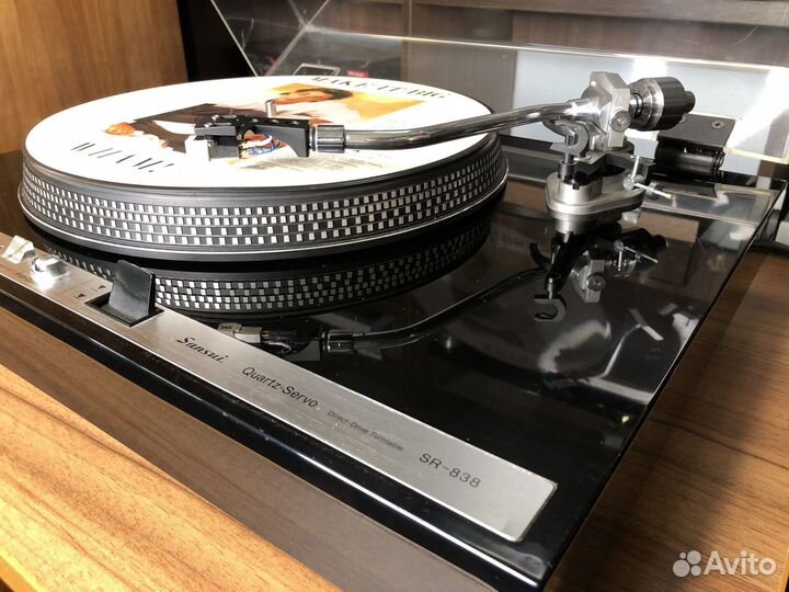 Проигрыватель винила Sansui Quartz-Servo SR-838