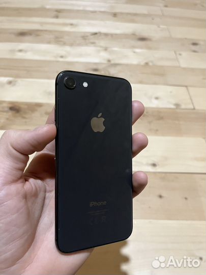 iPhone 8, 64 ГБ