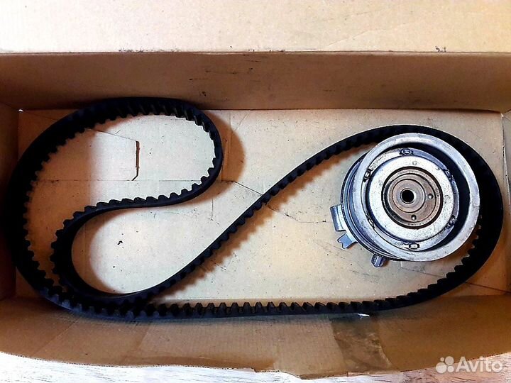 Ролик + ремень грм Skoda Octavia A4, A5 (1.6)