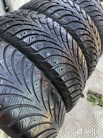 Goodyear UltraGrip Extreme 205/55 R16