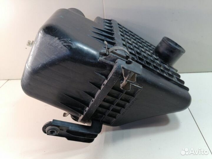 Корпус воздушного фильтра Toyota Lite Ace Noah