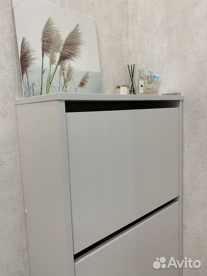 Обувница белая