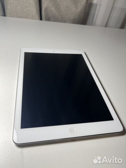 Планшет Apple iPad Air 64Gb Wi-Fi + Cellular