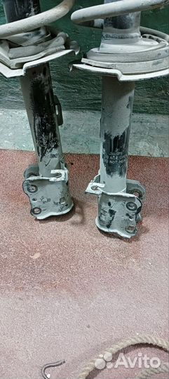 Продам передние стойки