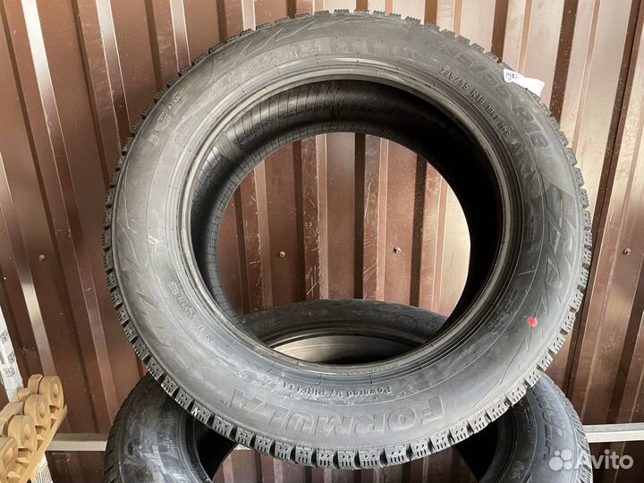 Pirelli Formula Ice 235/55 R18 104T