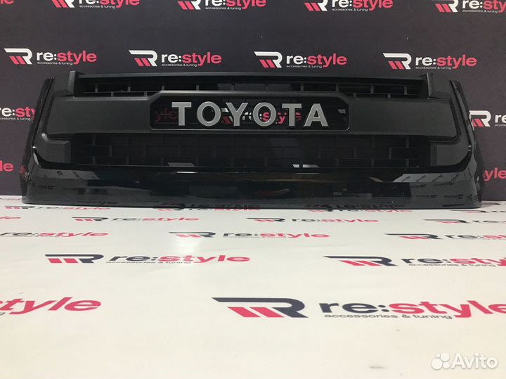 Решетка радиатора Toyota Tundra с Надписью S2174