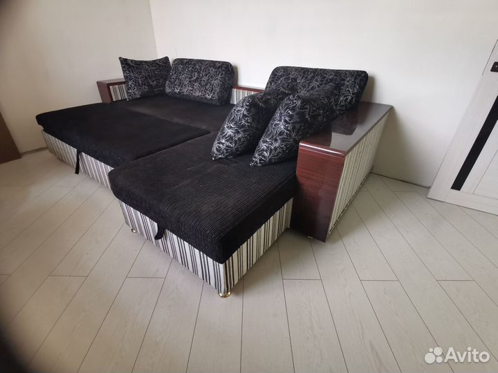 Продам угловой диввн, пр-во Китай, 2-86 на 1-75