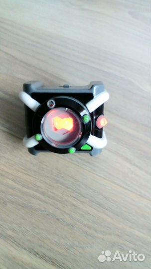 Робот, часы Ben 10