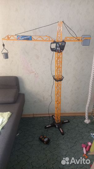 Подъёмный кран на пульте управления