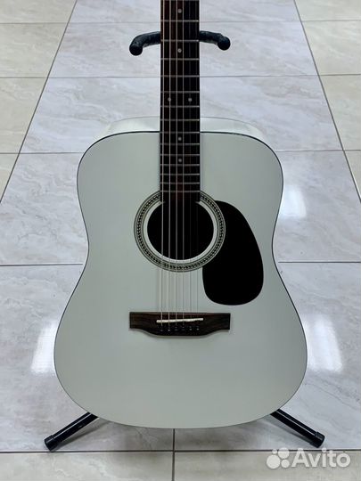 Акустическая гитара