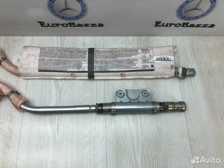 Шторка безопасности боковая Mercedes R172