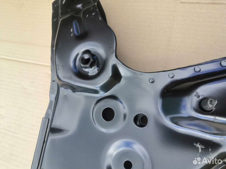 Подрамник передний балка Suzuki Liana 2001-2007