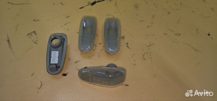 Повторитель / поворотник mercedes W210