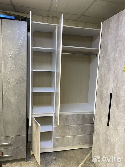 Шкаф распашной