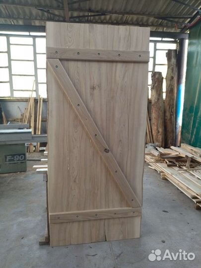 Двери из массива