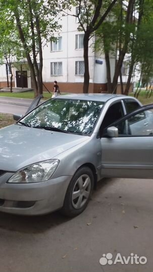 Mitsubishi Lancer 1.6 AT, 2004, битый, 238 000 км
