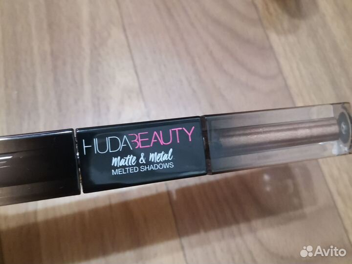 Huda Beauty тени