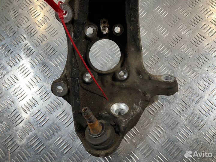 Кулак передний правый BMW 7 F01/F02 рест. 2014