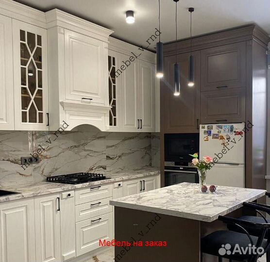 Кухонный гарнитур / Кухни на заказ