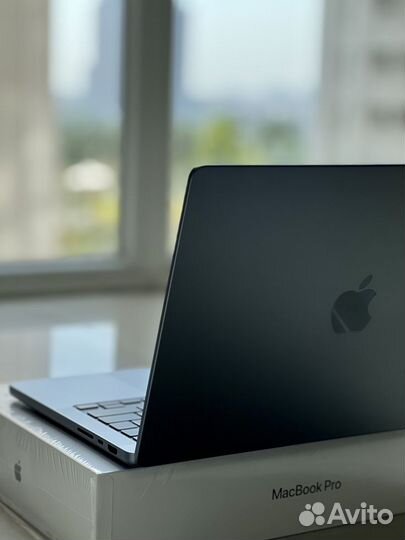 Новый запечатанный MacBook Air M2 Midnight