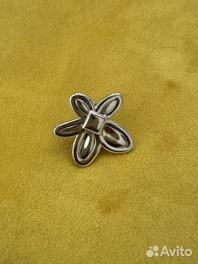 Avgust jewelry. Пуссета фиалка 5 лепестков