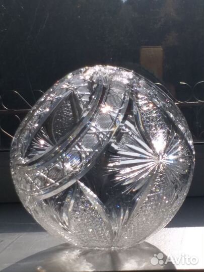 Хрустальная корзина-шар для фруктов и сладостей