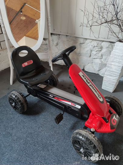 Детский веломобиль