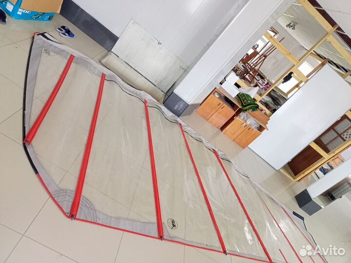 Парус для виндсерфинга