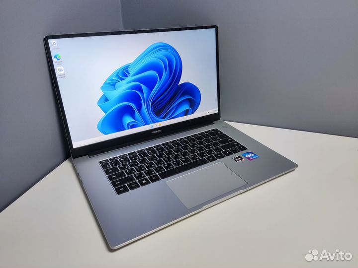 Ноутбук Honor MagicBook 15 Ryzen 5 8/512