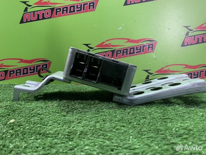 Блок управления рулевой рейкой toyota ZGE20W,ZGE20