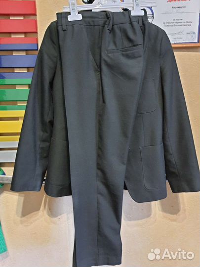 Школьный костюм