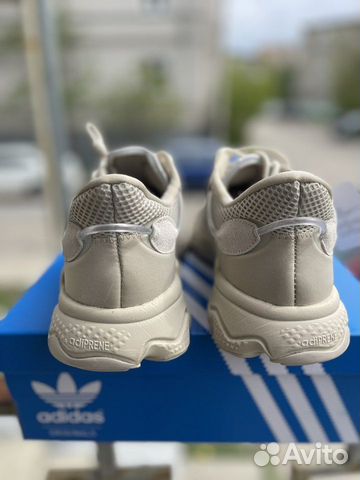 Кроссовки Adidas ozweego