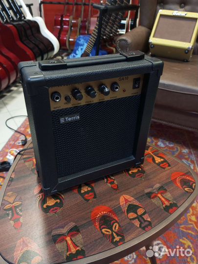 Гитарный комбоусилитель