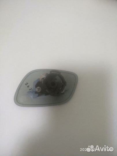 Заглушка форсунки омывателя фар Субару Форестер sg