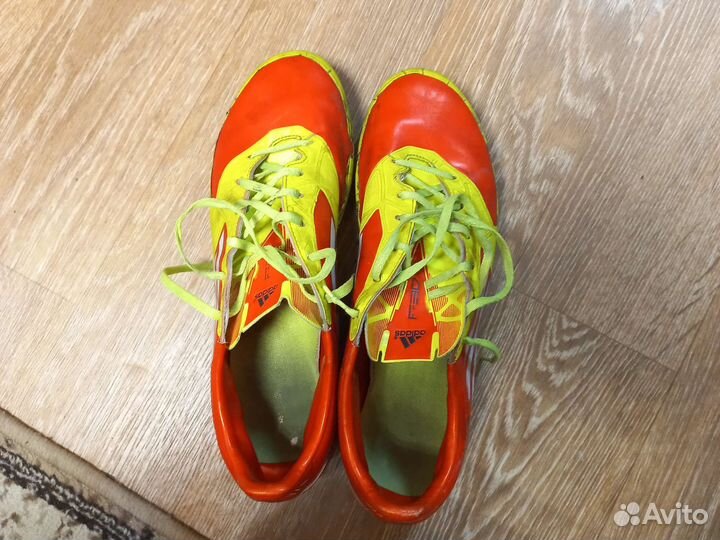 Футбольные бутсы adidas f30