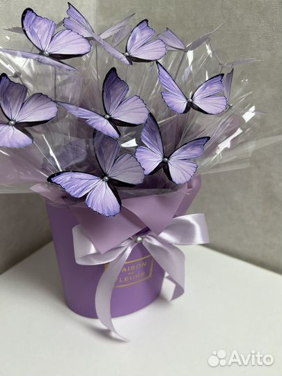 Светящийся букет из бабочек в коробке