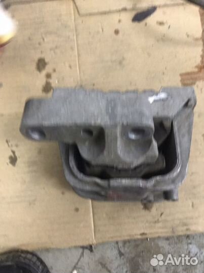 Volkswagen passat b7 подушка двигателя