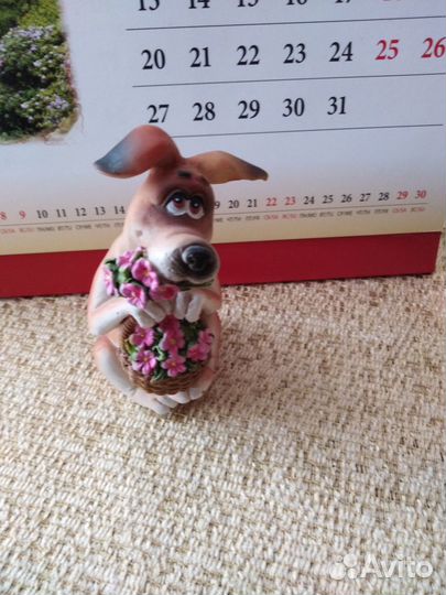 Корзинка и фигурки