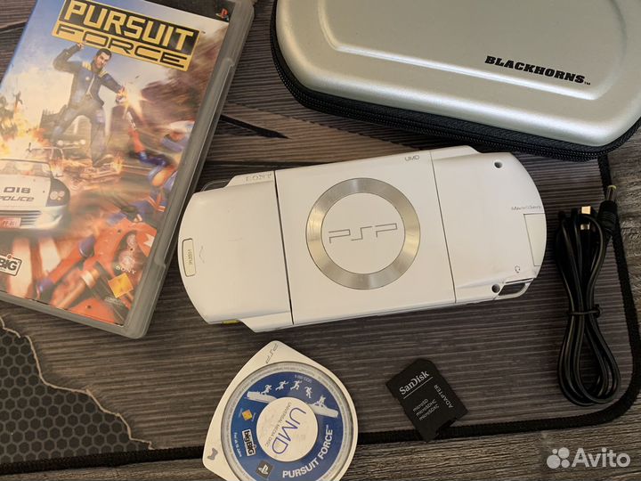Sony PSP 1004 Ceramic White 7500 игр (комплектом)