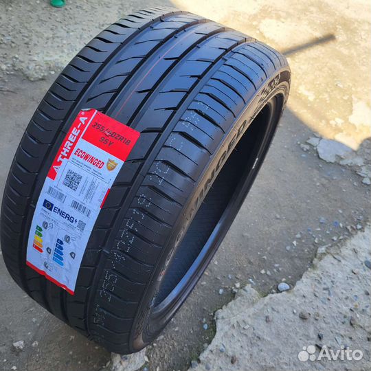 Three-A Ecowinged 235/40 R18 95Y