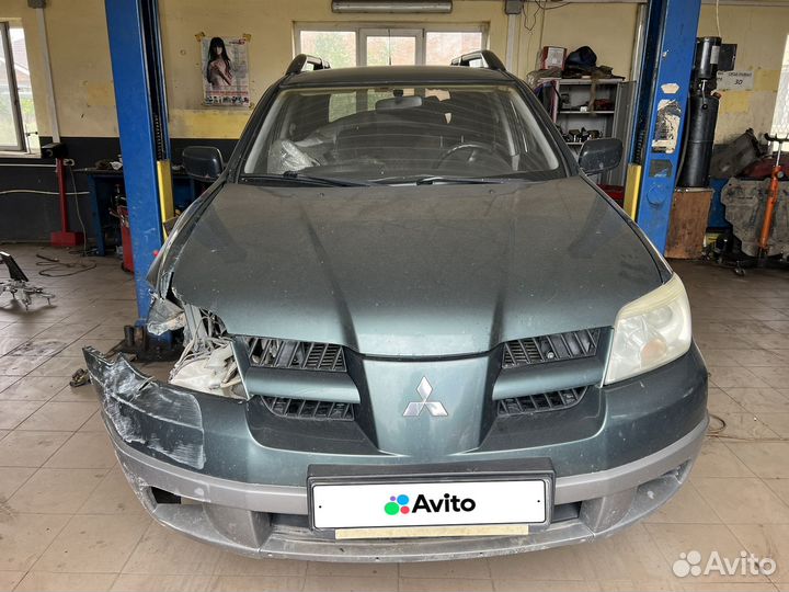 Mitsubishi Outlander 2.0 МТ, 2006, битый, 220 000 км